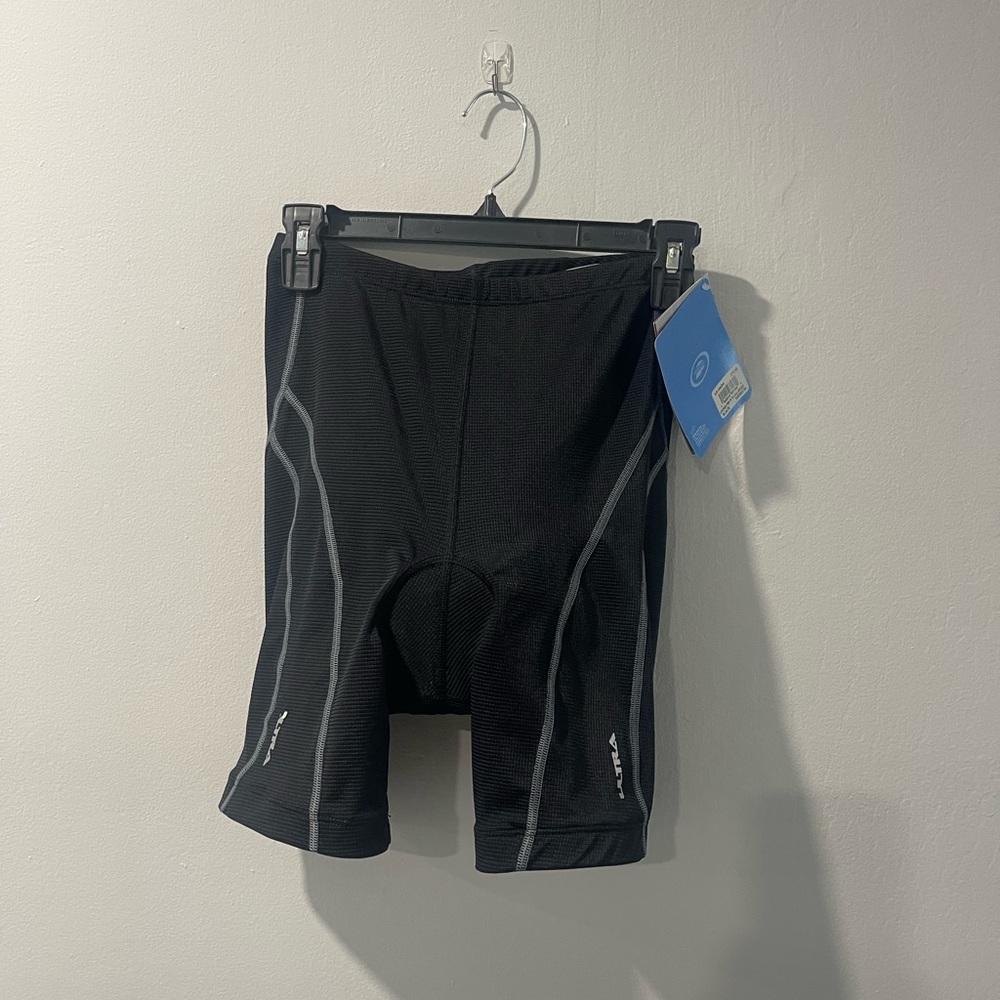 NWT Women’s Performance Cycling Black Shorts Sz Medium